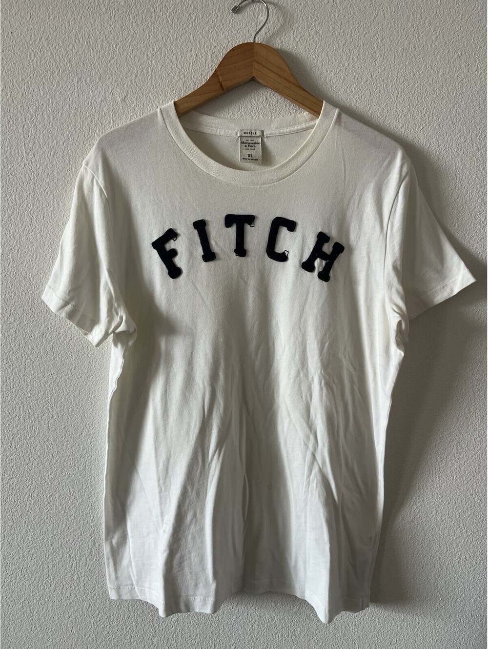 Abercrombie & Fitch White FITCH Spellout Tee Shirt XL